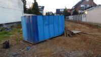 Öltankentsorgung Köln-Deutz – Heizöltank mit Restmedien Heizöltank mit Restmedien auf Baustelle in Köln-Deutz